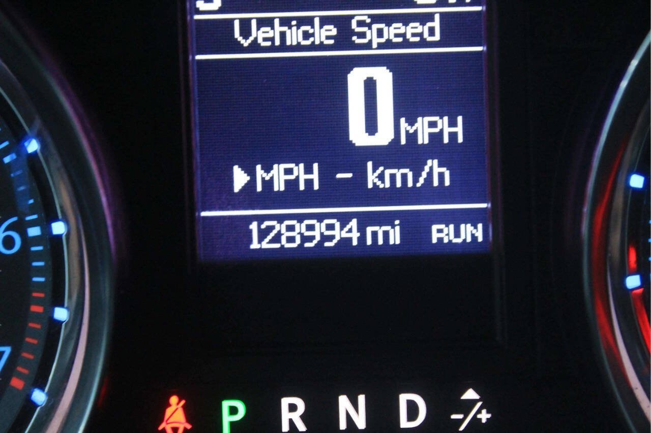 Used 2013 Chrysler Town & Country Touring w/ Trailer Tow Group FWD image 7