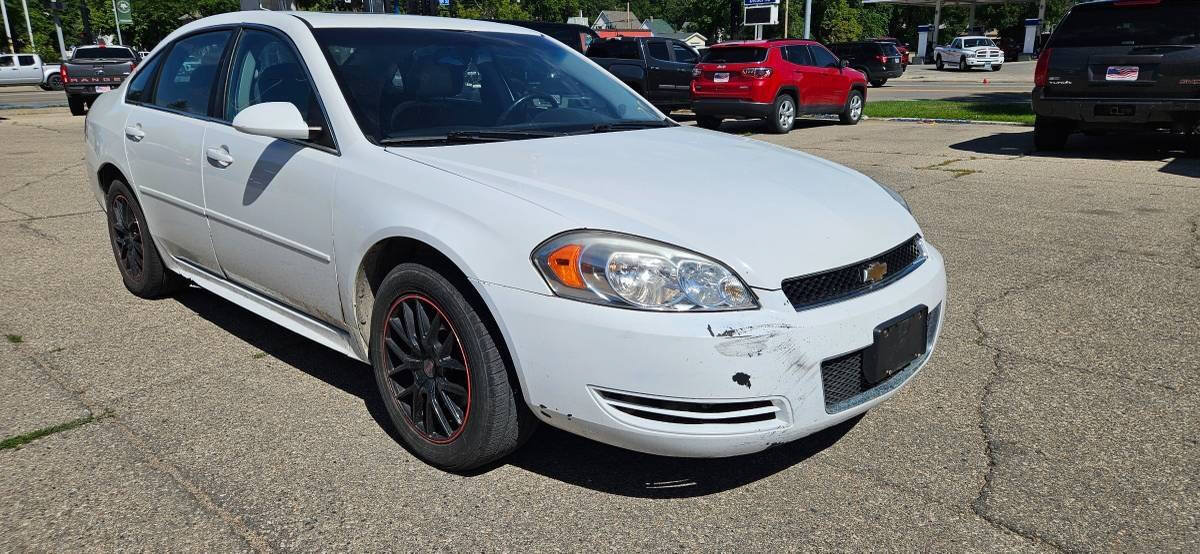 Used 2013 Chevrolet Impala LT w/ LT Sunroof Package FWD image 3