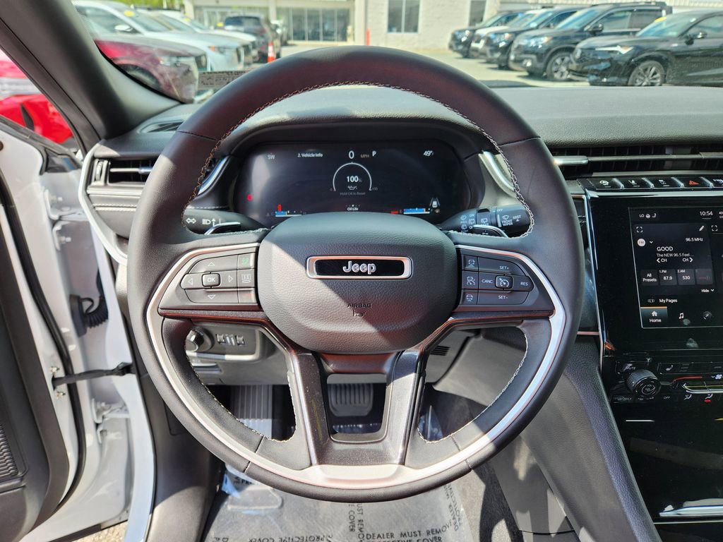 Used 2023 Jeep Grand Cherokee L Laredo AWD/4WD image 19