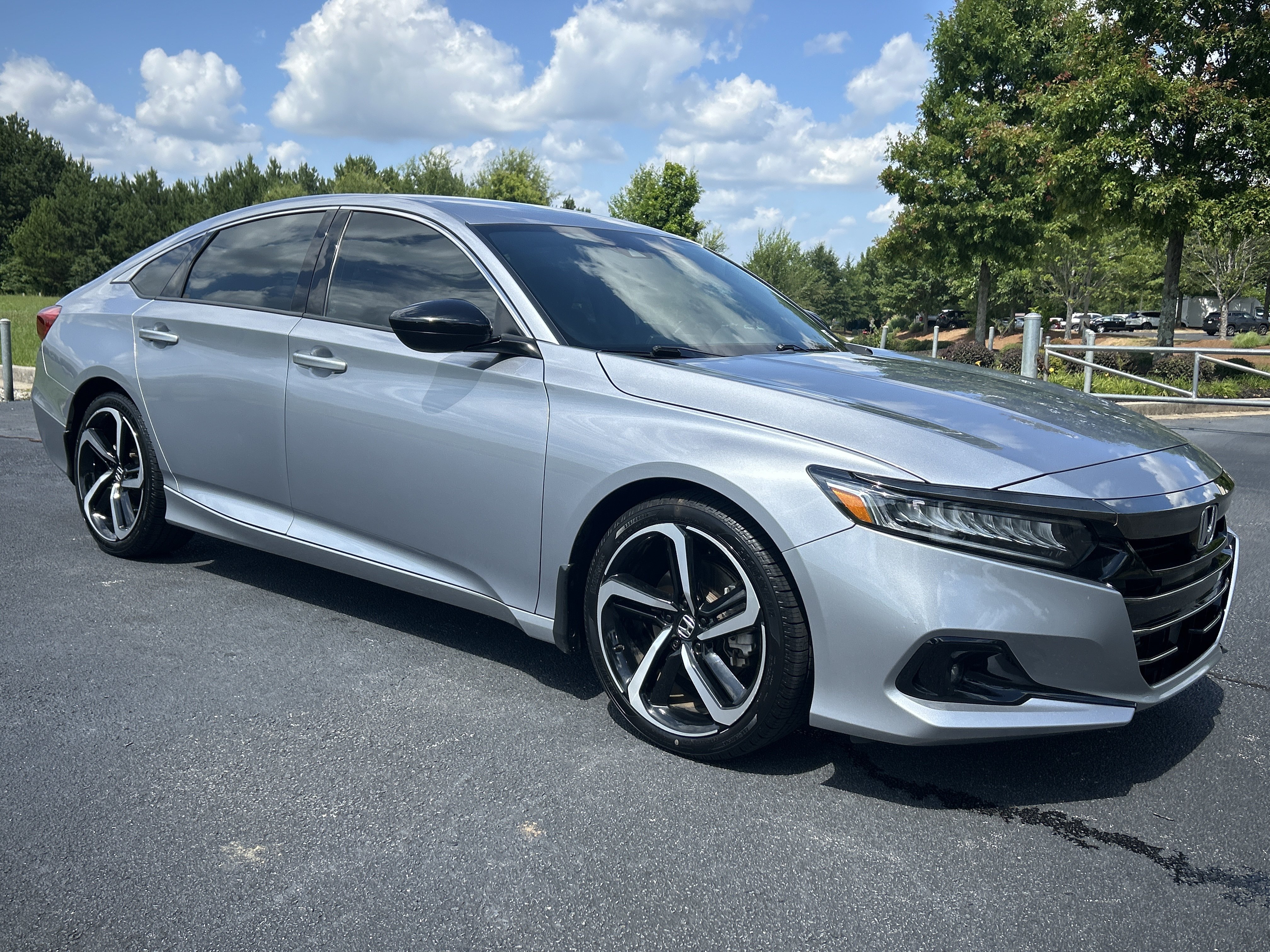 Used 2021 Honda Accord Sport image 2