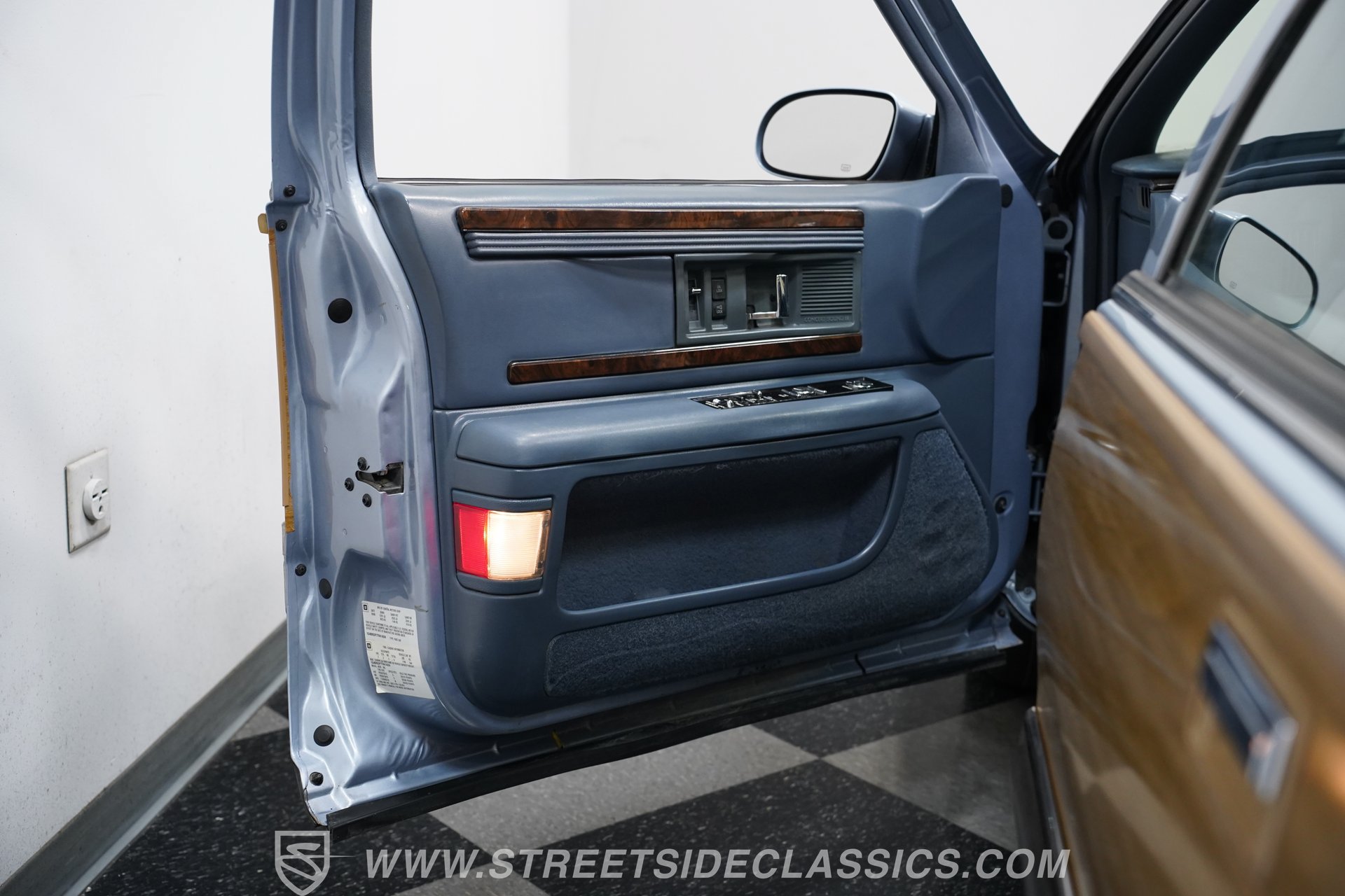 Used 1996 Buick Roadmaster Estate RWD image 36
