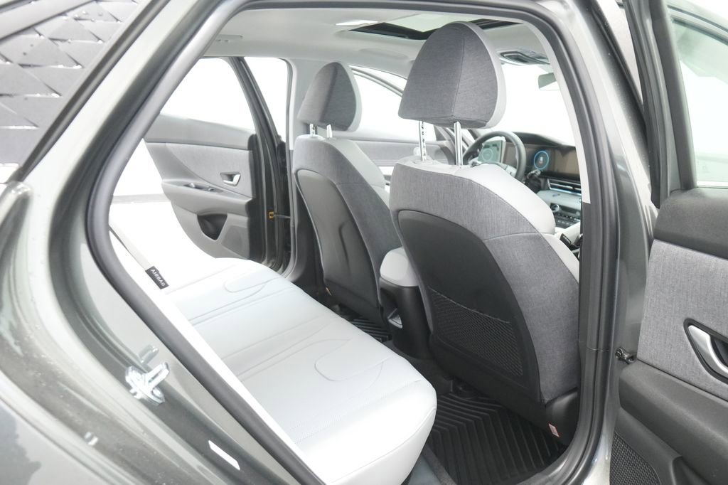 New 2026 Hyundai Elantra Limited image 25