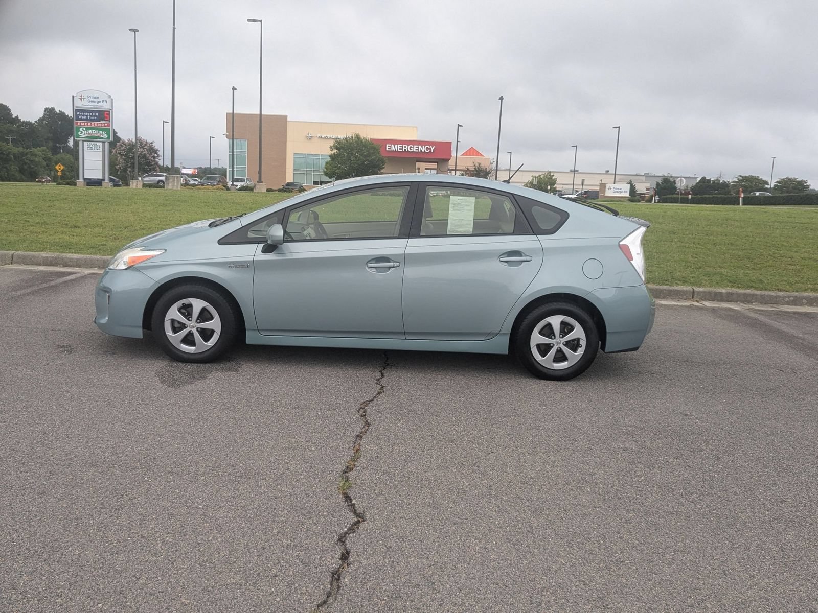 Used 2015 Toyota Prius Two FWD image 6