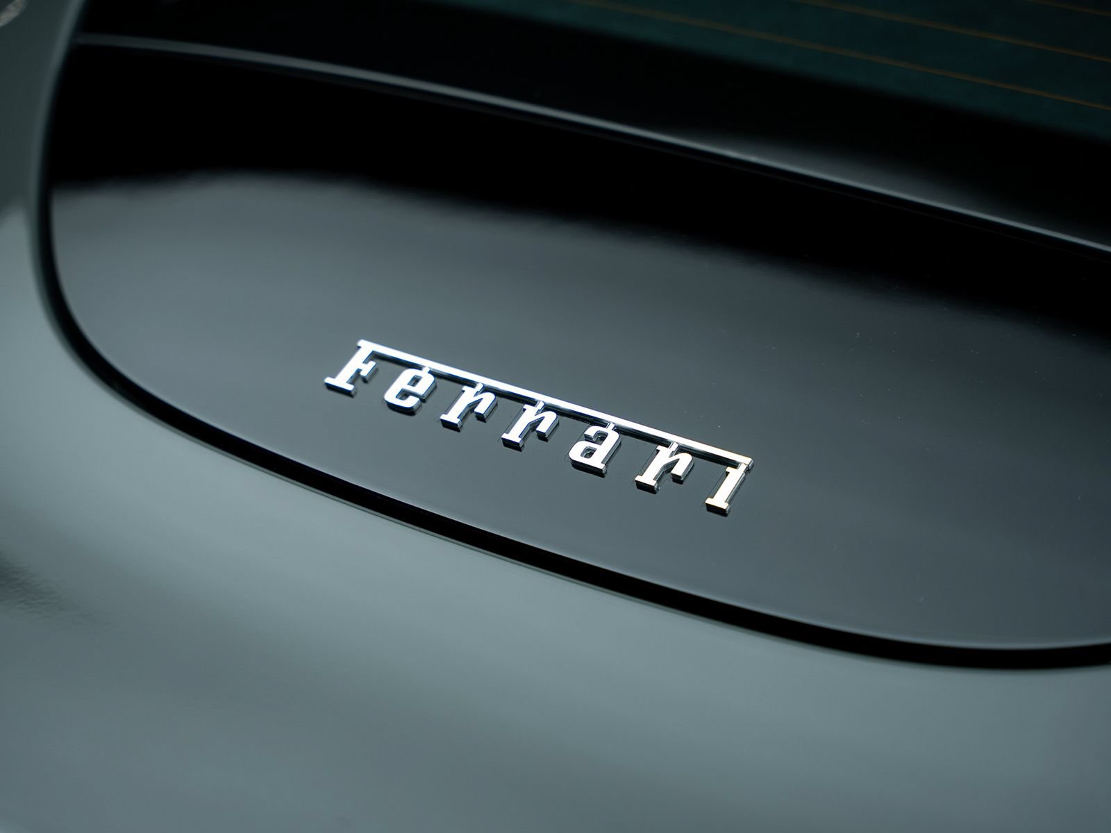 Used 2022 Ferrari Roma RWD image 16