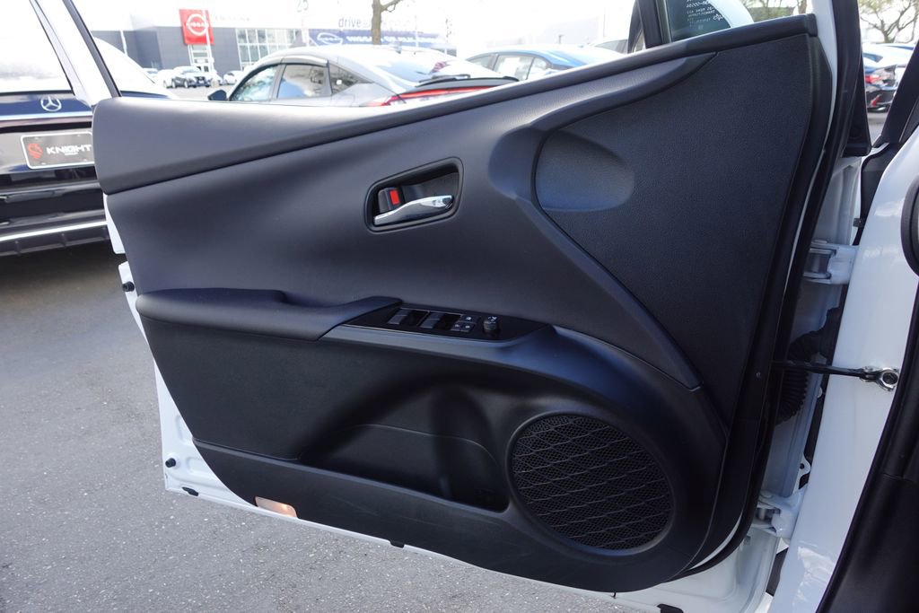 Used 2022 Toyota Prius Prime XLE image 18