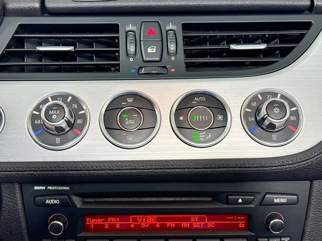 Used 2009 BMW Z4 sDrive35i image 14