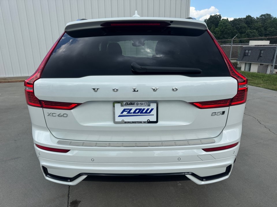 Certified 2024 Volvo XC60 B5 Ultimate AWD/4WD image 14