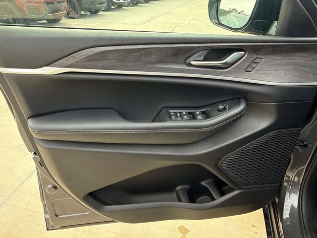 New 2025 Jeep Grand Cherokee L Limited w/ Luxury Tech Group II image 14