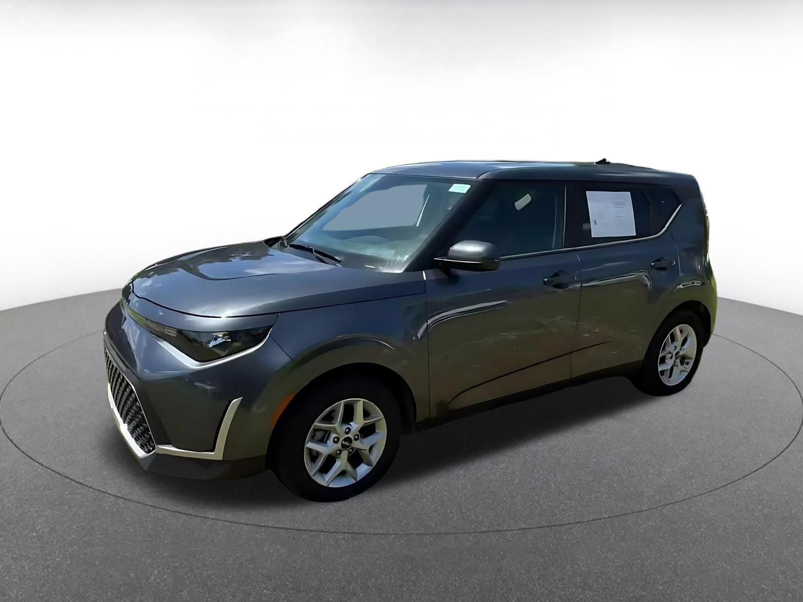 Used 2025 Kia Soul LX w/ LX Technology Package FWD image 7