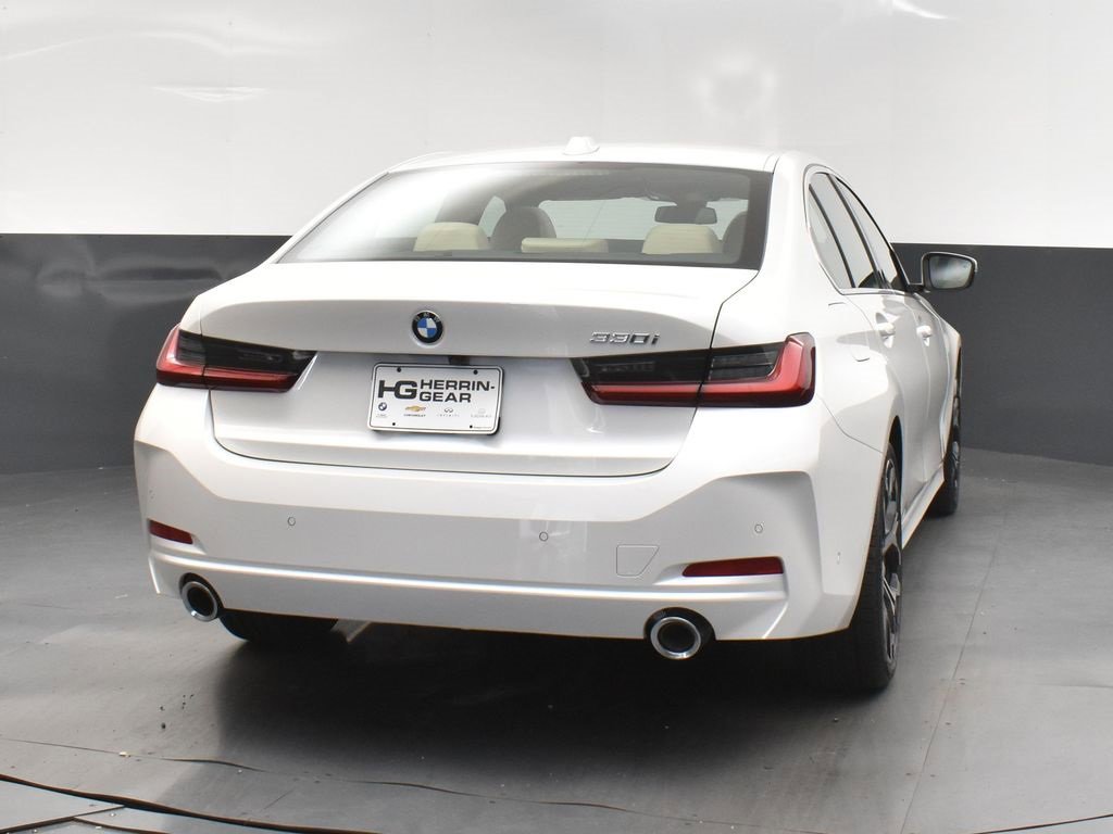 Certified 2025 BMW 330i Sedan w/ Premium Package image 7