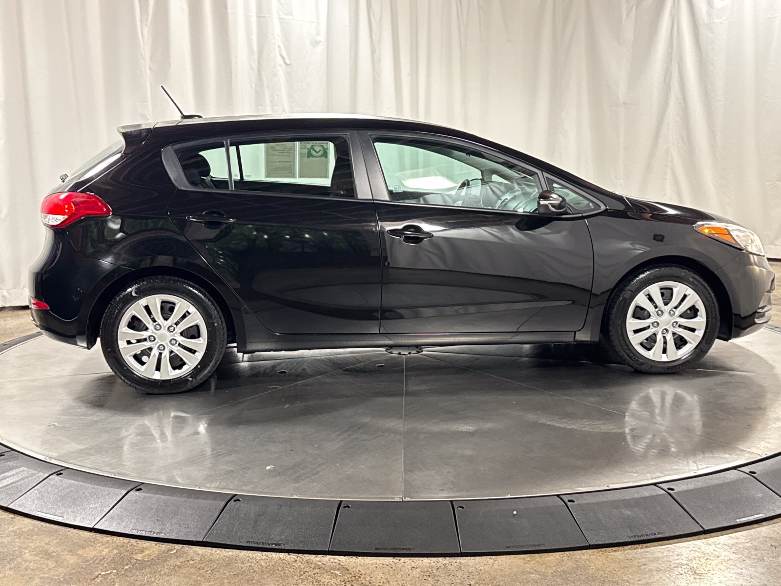 Used 2016 Kia Forte LX FWD image 6