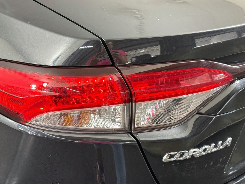 Used 2021 Toyota Corolla LE w/ LE Convenience Package FWD image 35