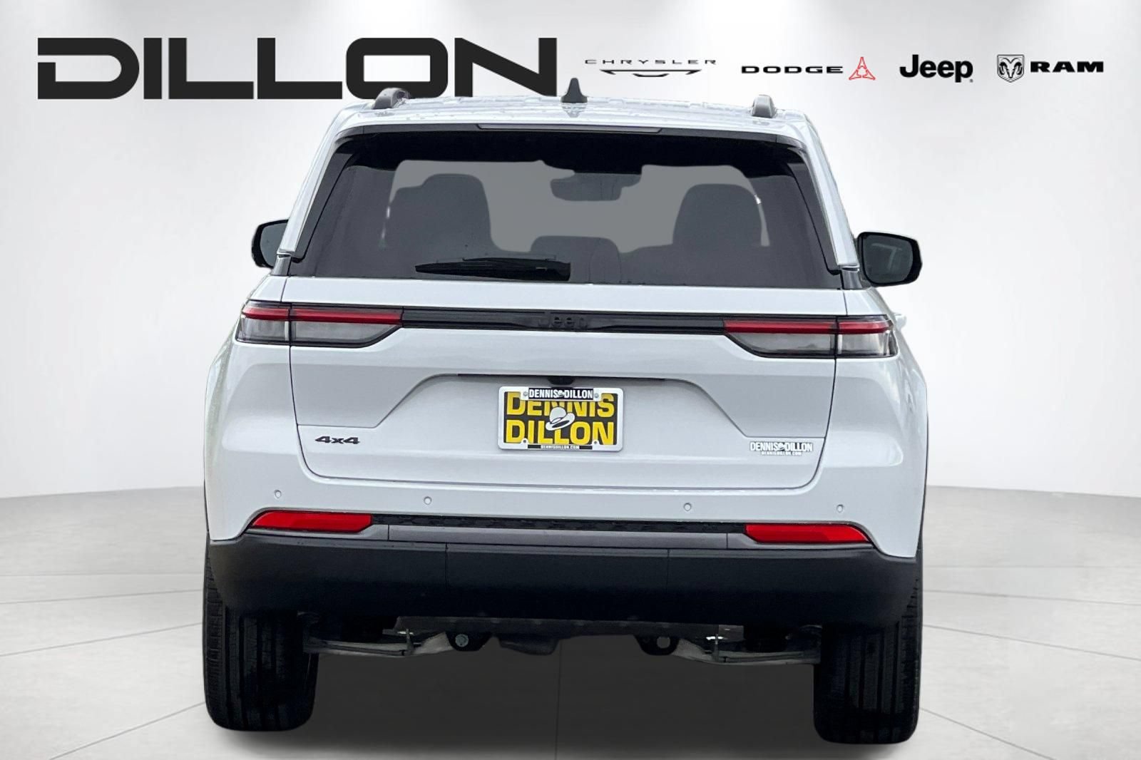 New 2026 Jeep Grand Cherokee Limited w/ Limited Altitude Package AWD/4WD image 4