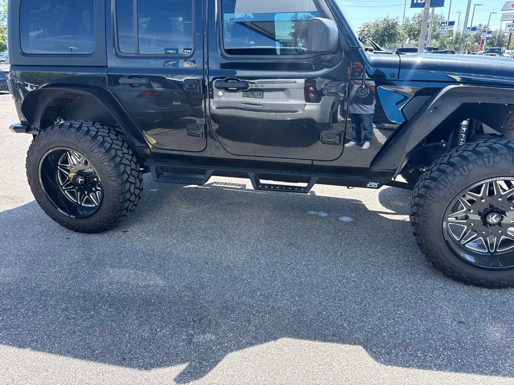 Used 2023 Jeep Wrangler Unlimited Sport AWD/4WD image 4