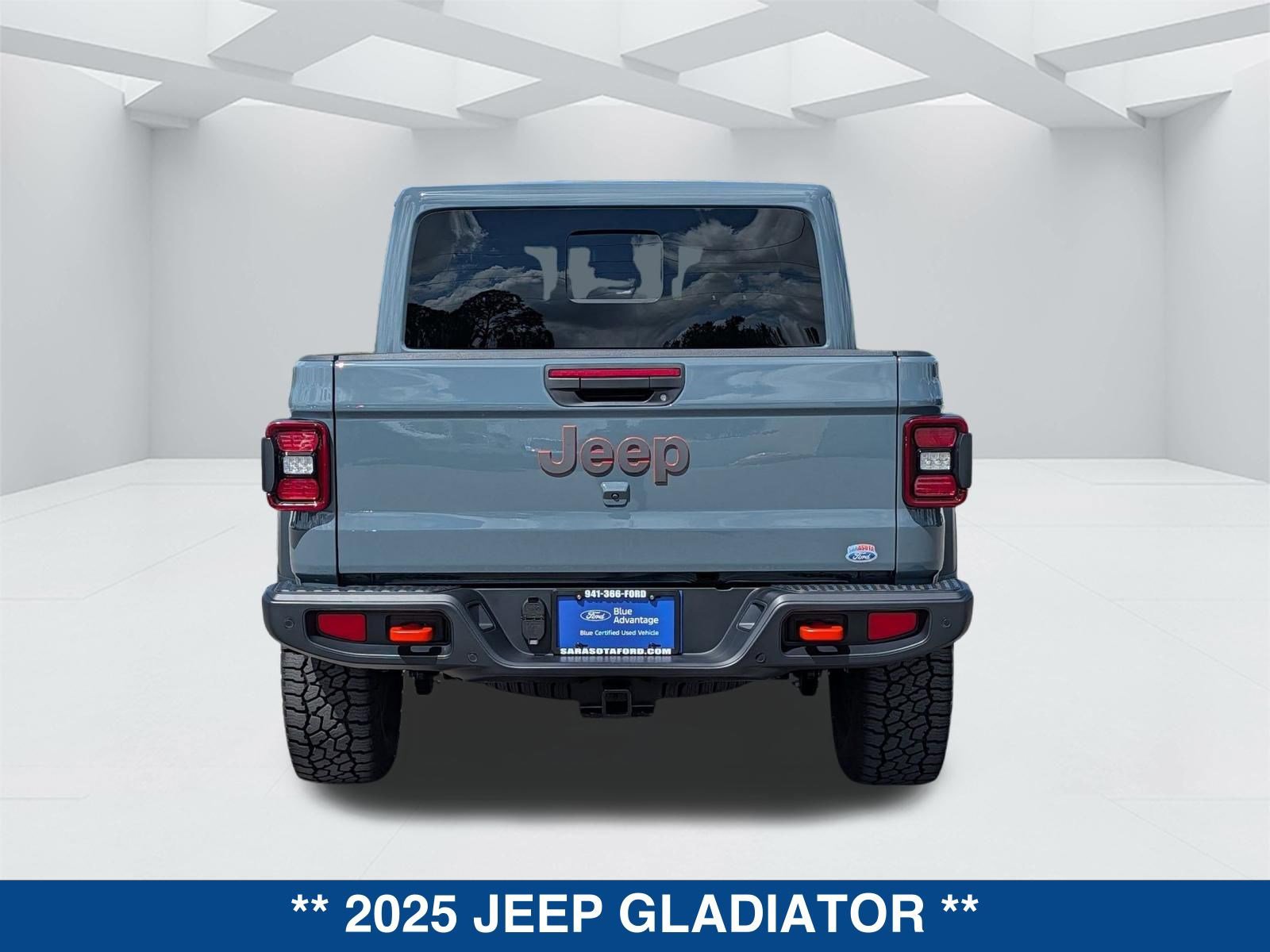 Used 2025 Jeep Gladiator Mojave w/ Safety Group image 5
