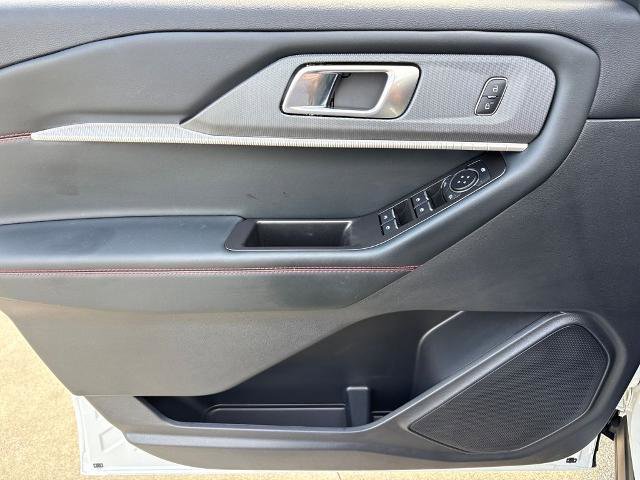 Certified 2025 Ford Explorer ST-Line image 18