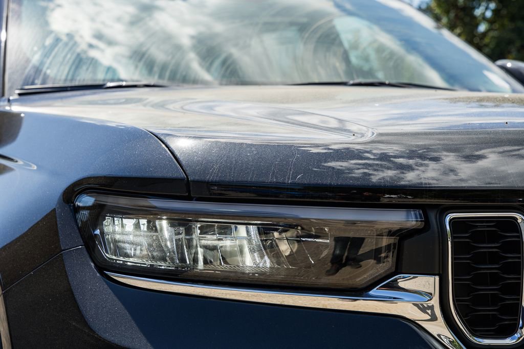 New 2025 Jeep Grand Cherokee Laredo X w/ Luxury Tech Group I image 13