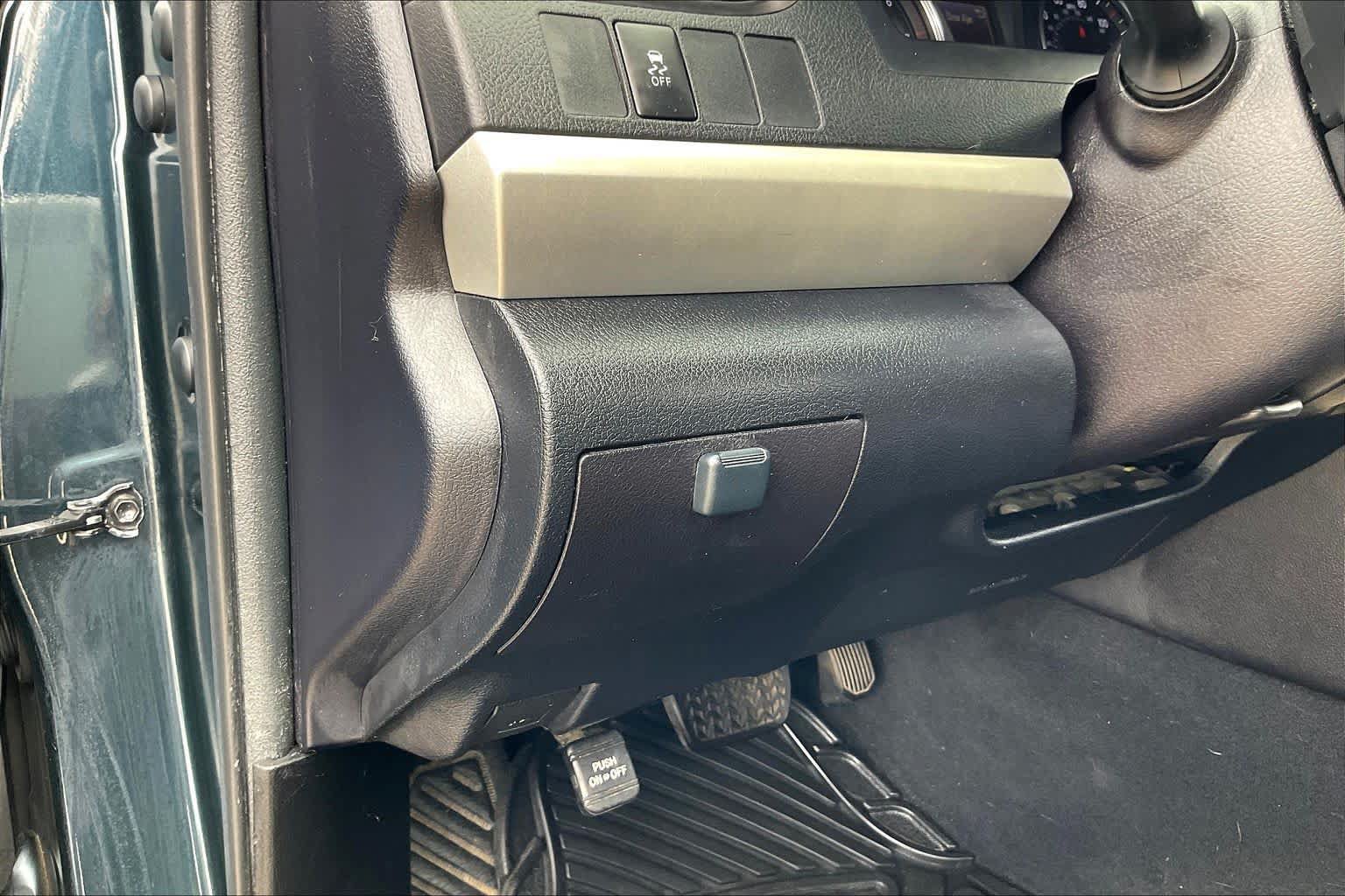 Used 2017 Toyota Camry LE FWD image 28