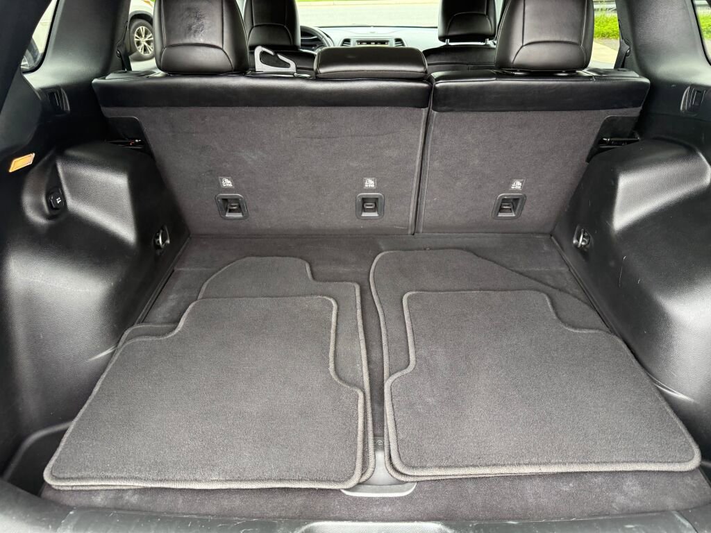 Used 2023 Jeep Cherokee Altitude Lux image 34