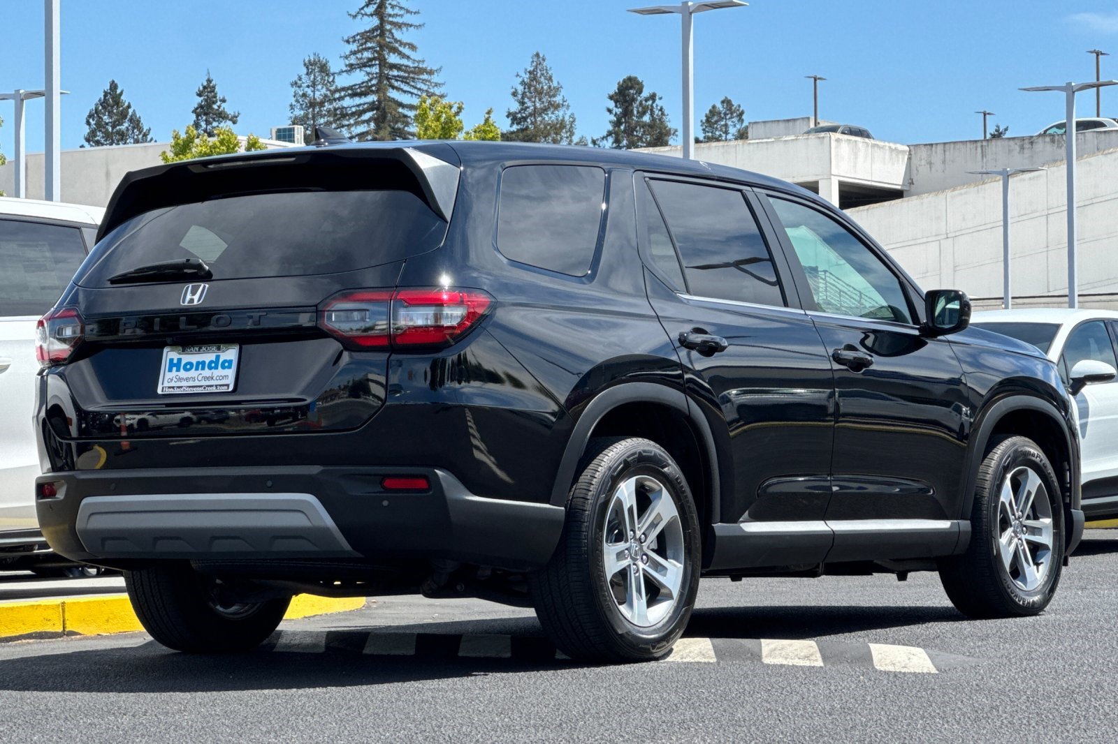 Certified 2025 Honda Pilot EX-L image 9
