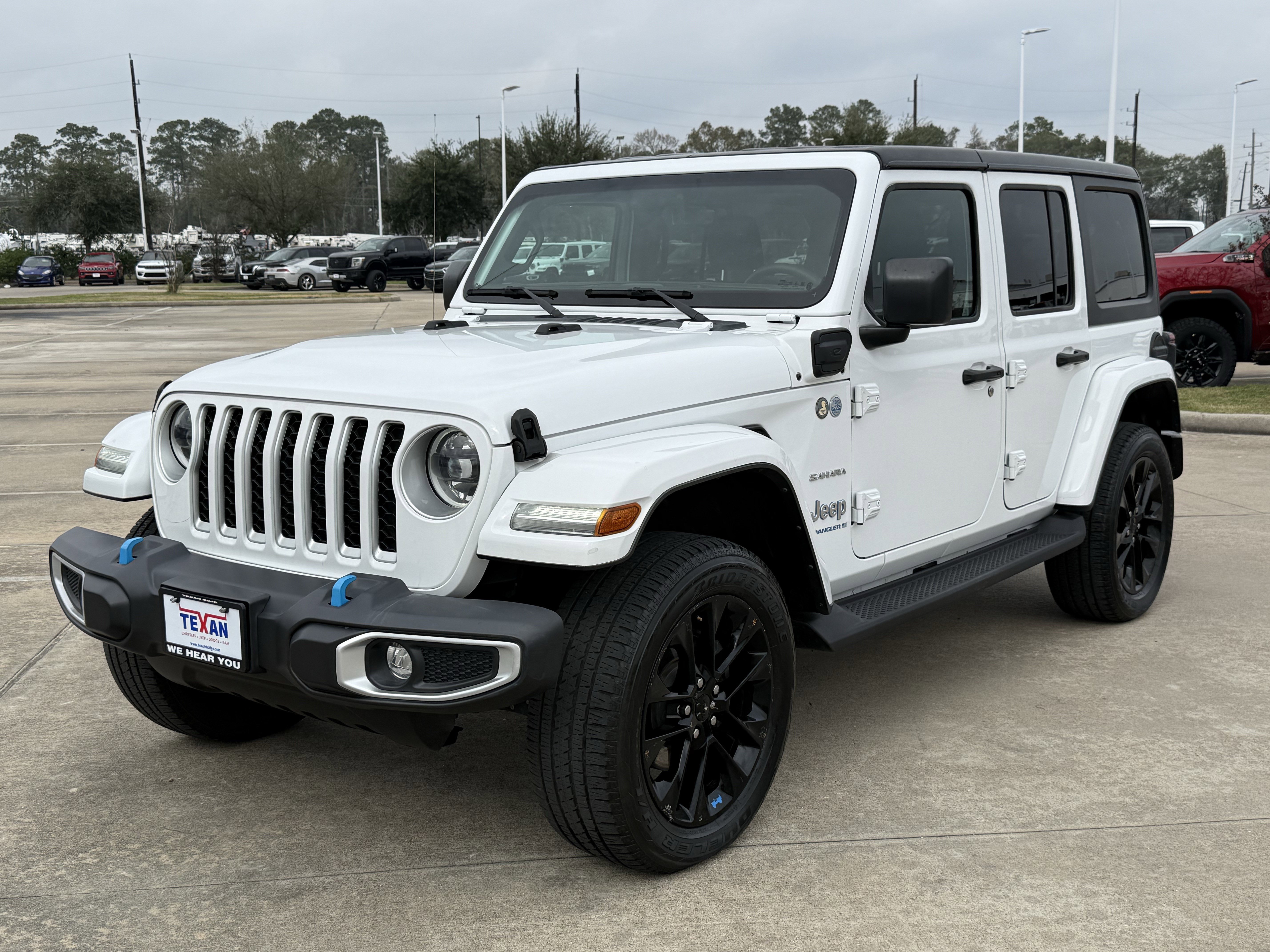 Used 2023 Jeep Wrangler Sahara image 9