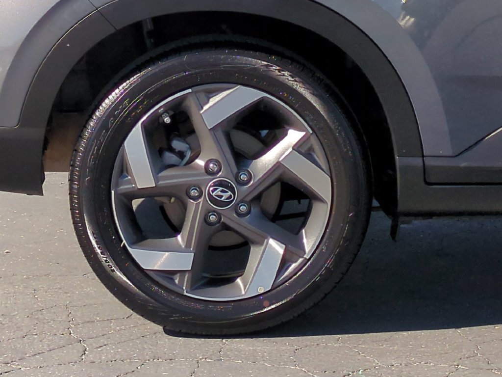 Certified 2025 Hyundai Venue SEL FWD image 9