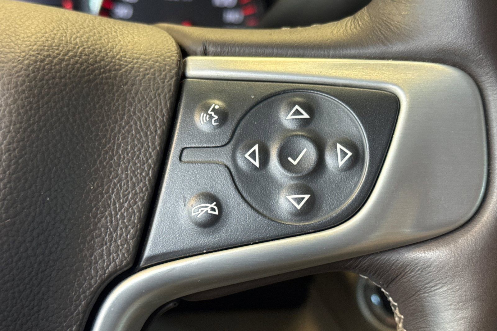 Used 2015 GMC Yukon SLT w/ Open Road Package image 31