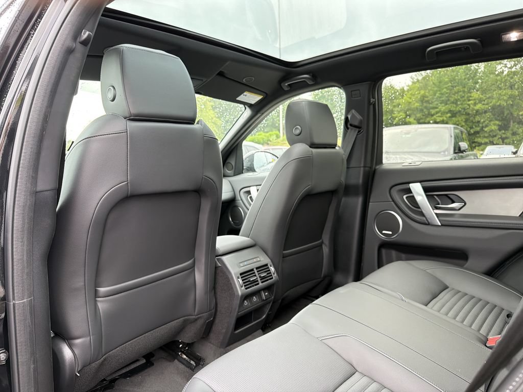 New 2026 Land Rover Discovery Sport Landmark AWD/4WD image 11