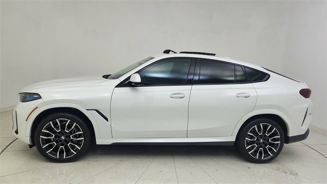 Used 2024 BMW X6 xDrive40i w/ Premium Package image 10