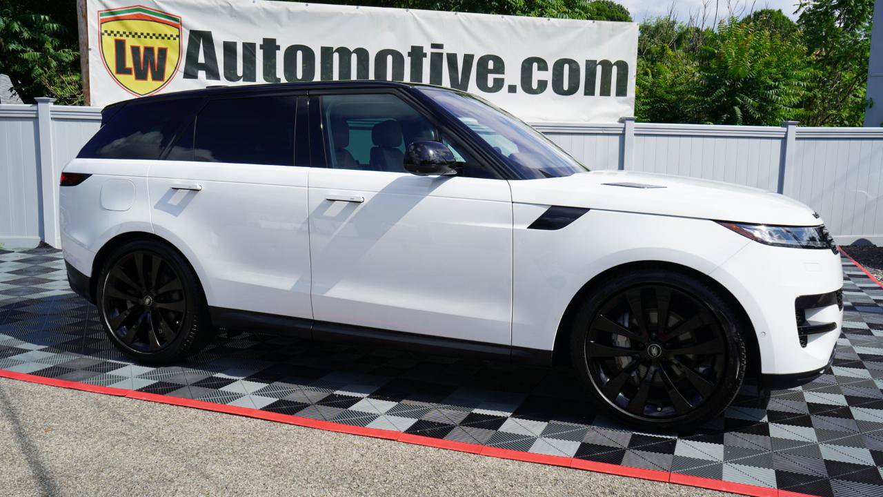 Used 2023 Land Rover Range Rover Sport SE AWD/4WD image 6
