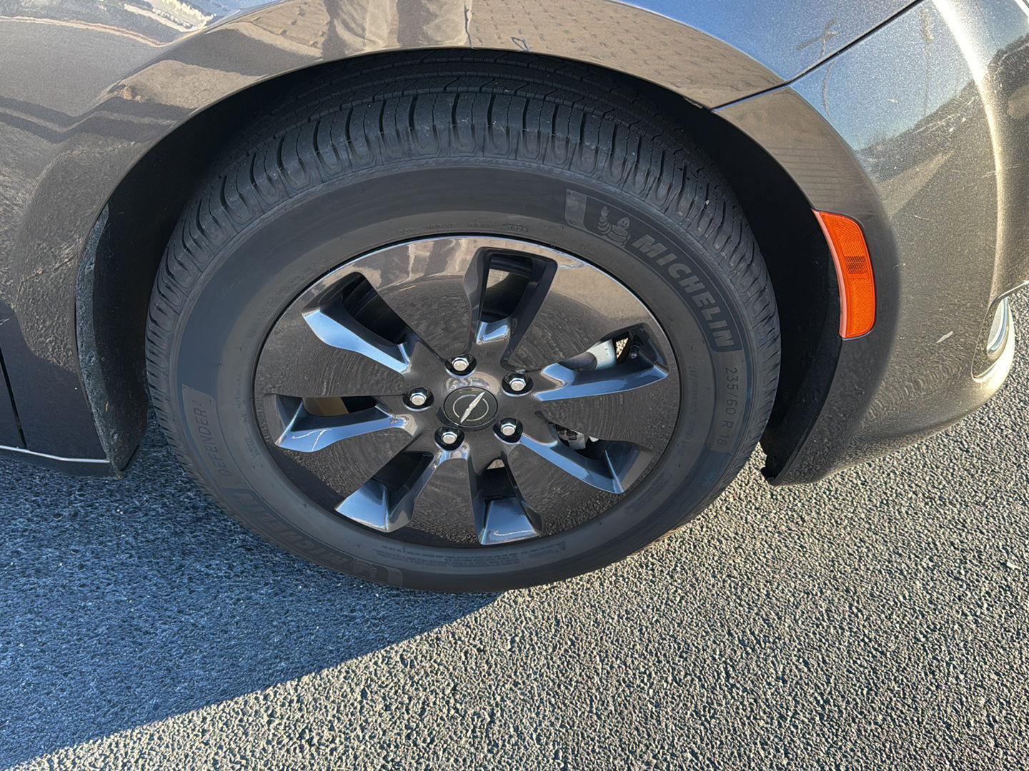 Used 2020 Chrysler Pacifica Touring-L w/ S Appearance Package image 34