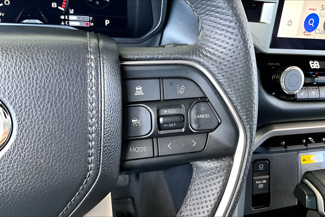Used 2025 Toyota Tundra Limited AWD/4WD image 11