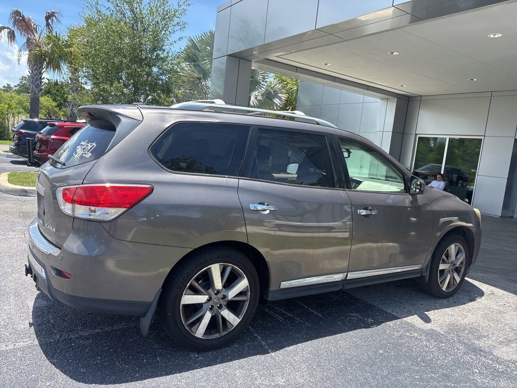Used 2014 Nissan Pathfinder Platinum w/ Platinum Premium Package FWD image 3