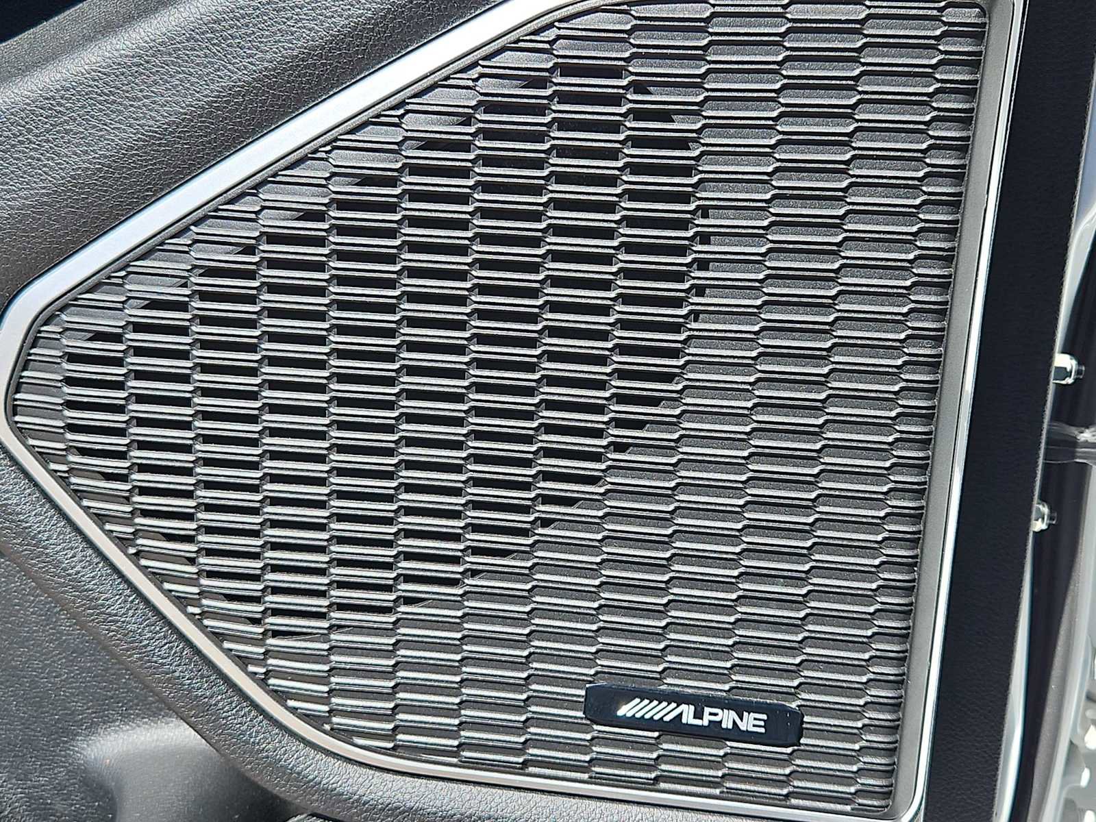 Used 2022 Jeep Grand Cherokee Trailhawk w/ Luxury Tech Group III image 31