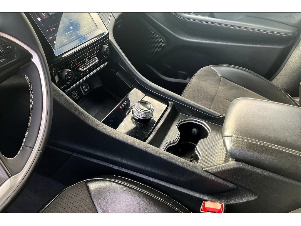 Used 2024 Jeep Grand Cherokee L Laredo image 17