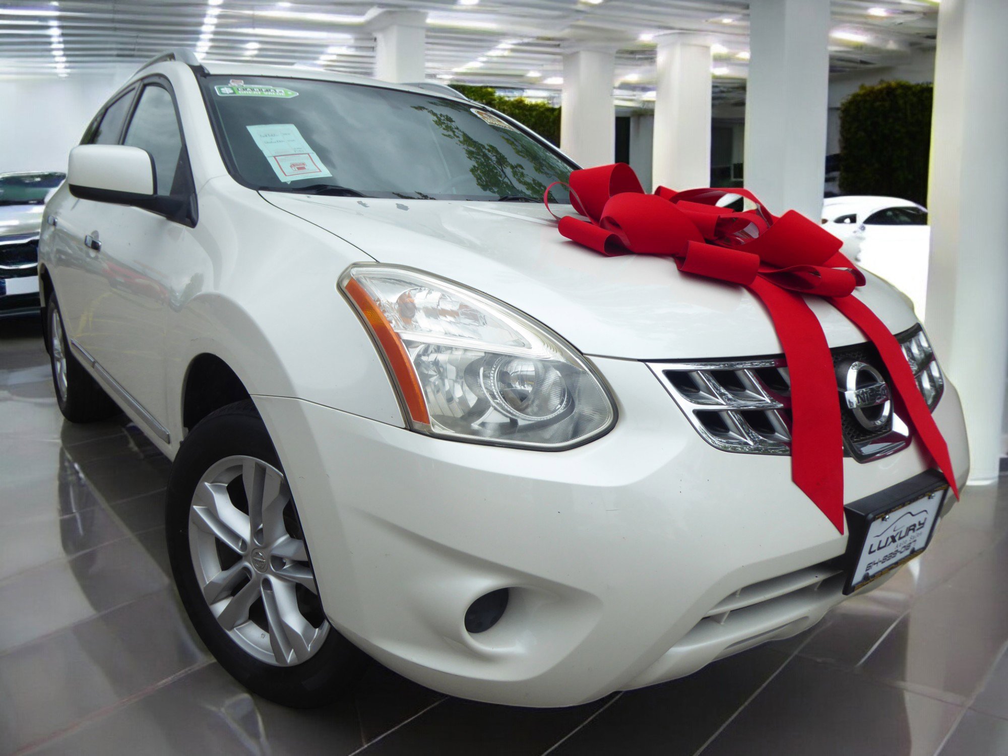 Used 2012 Nissan Rogue SV image 1