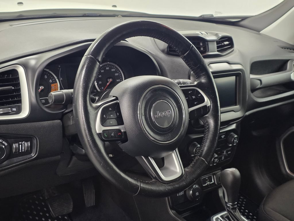 Used 2020 Jeep Renegade Latitude w/ Cold Weather Group AWD/4WD image 23