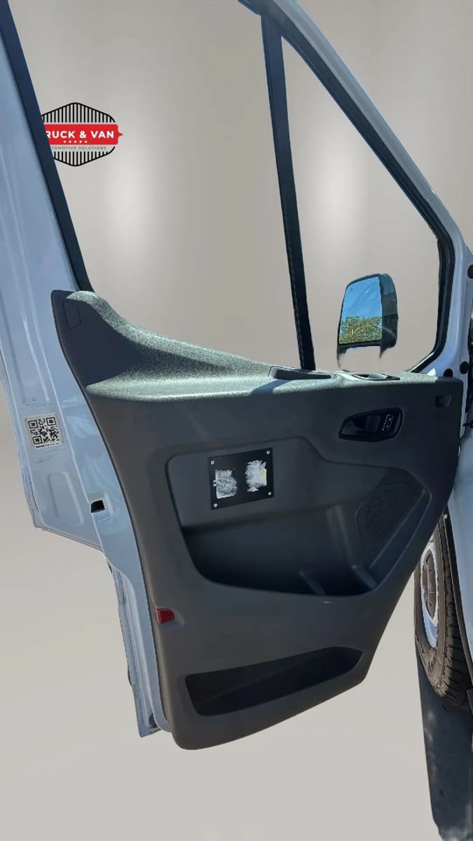 Used 2022 Ford E-Transit 148 High Roof w/ Load Area Protection Package RWD image 29