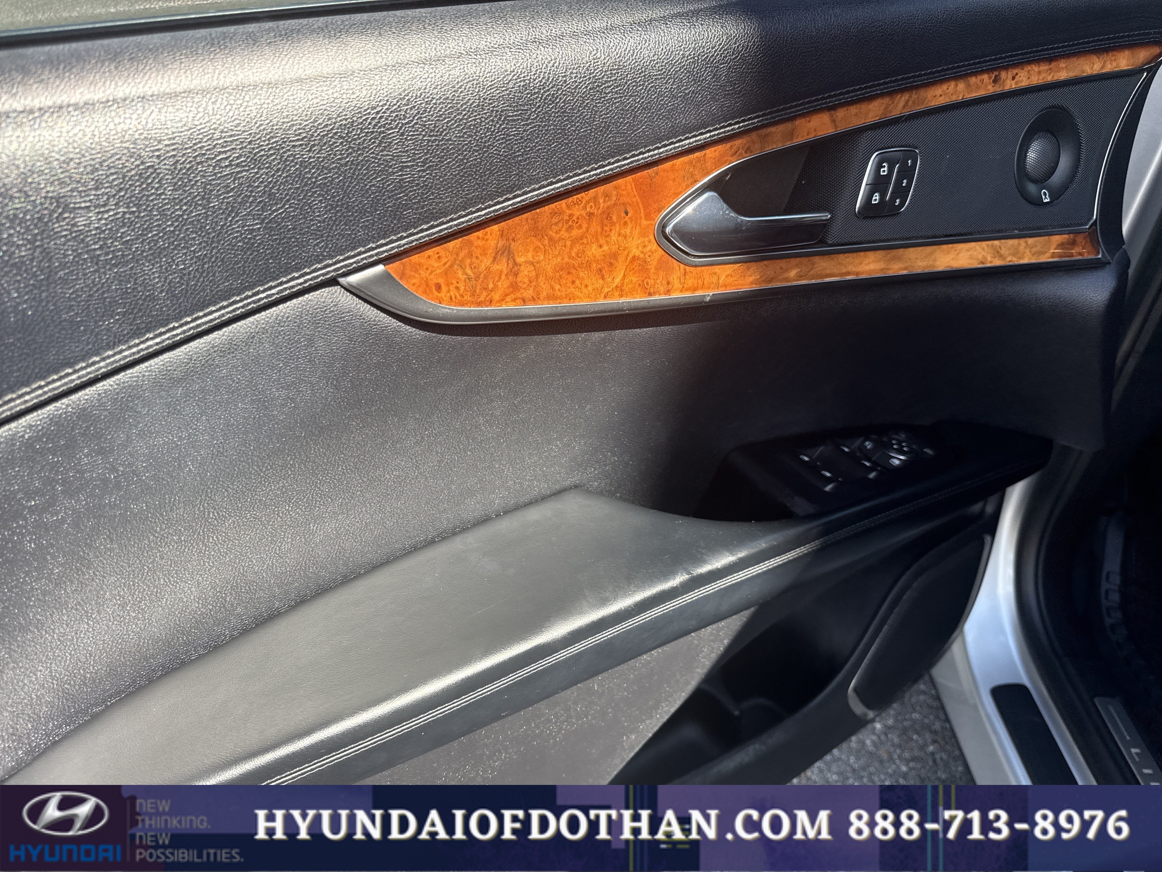 Used 2018 Lincoln MKX Select w/ Select Plus Package FWD image 7