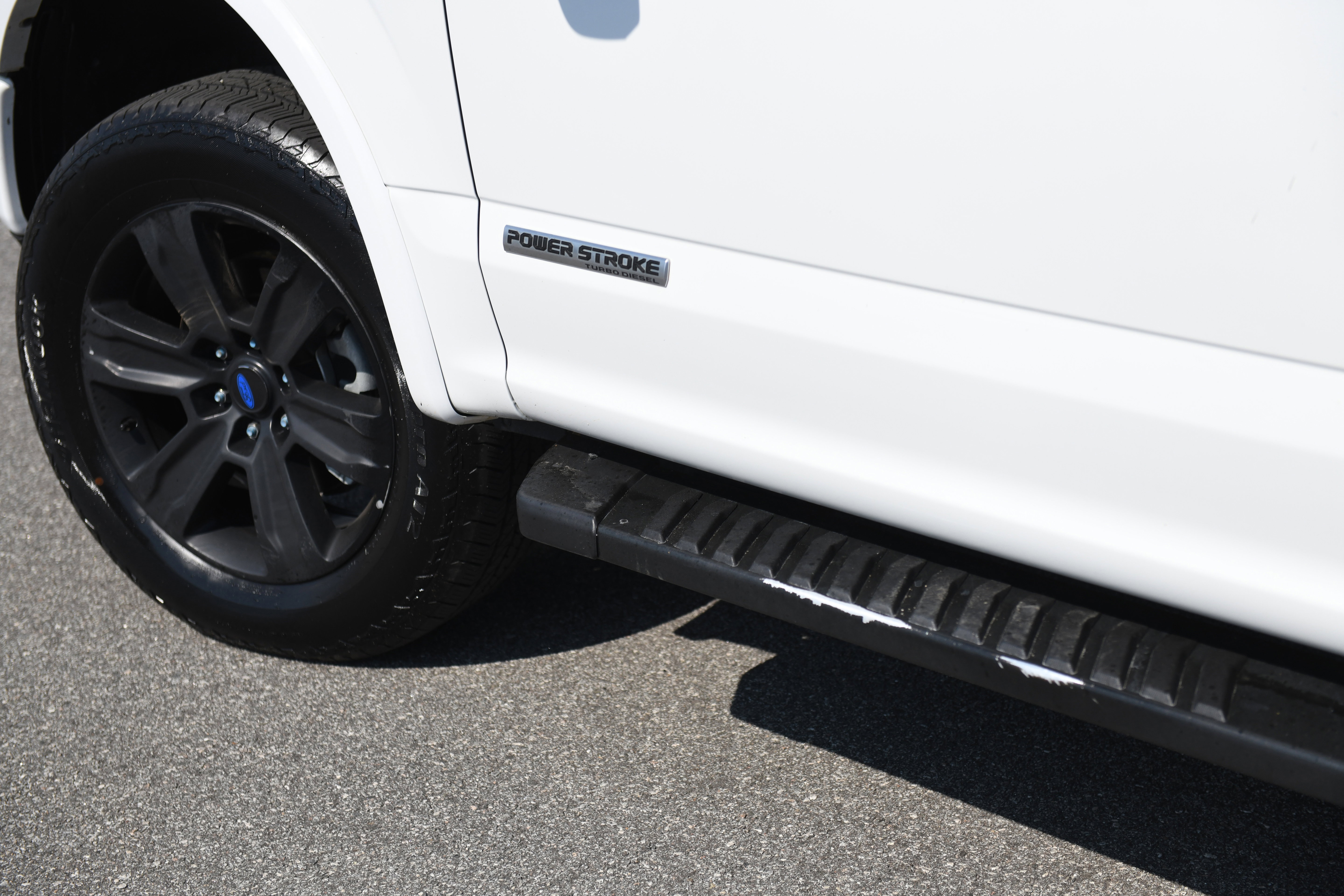 Used 2019 Ford F150 Lariat image 9