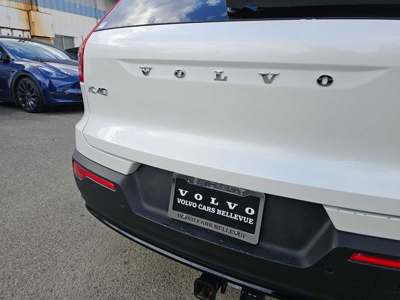 Used 2024 Volvo XC40 Recharge Ultimate w/ Protection Package Premier image 16