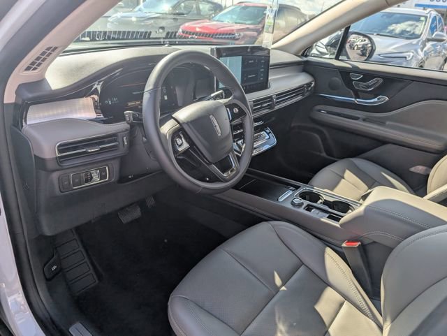 Used 2026 Lincoln Corsair Premiere image 13