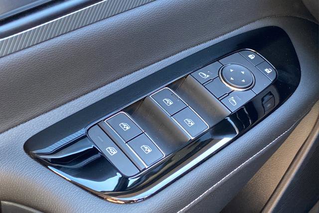 Used 2025 Nissan Murano SL image 22