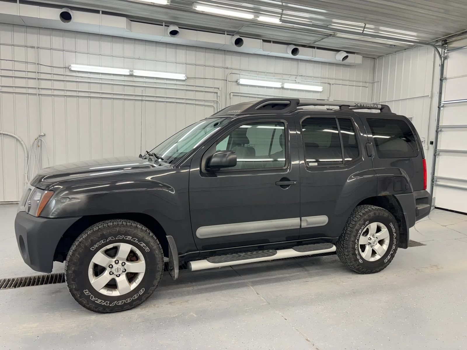 Used 2011 Nissan Xterra S w/ 4X4 Value Package image 2
