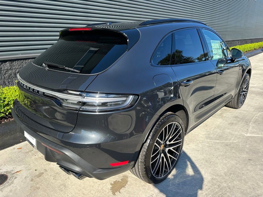 Used 2026 Porsche Macan AWD/4WD image 9