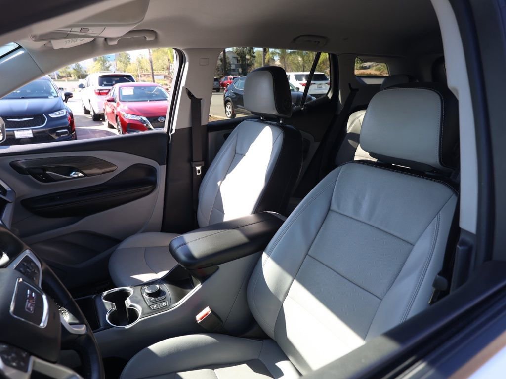 Used 2024 GMC Terrain SLT image 15