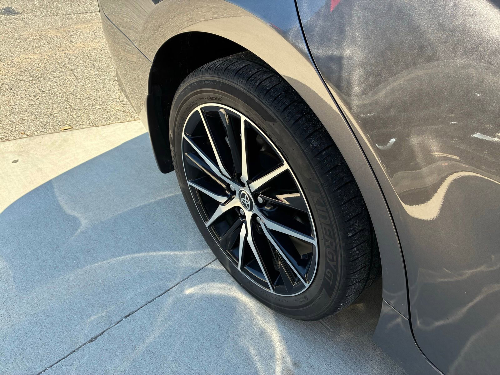 Used 2022 Toyota Camry SE w/ Convenience Package FWD image 10