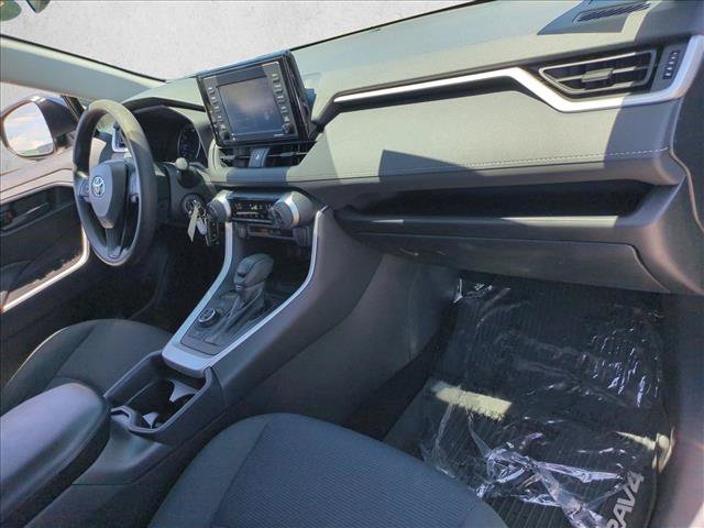 Certified 2021 Toyota RAV4 LE AWD/4WD image 21