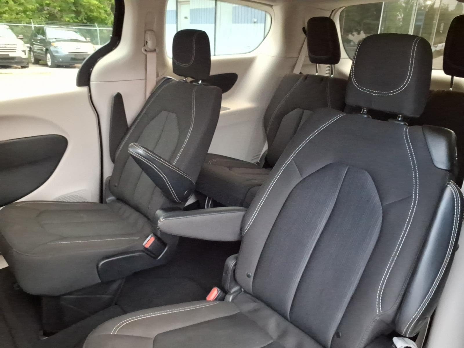 Used 2023 Chrysler Voyager LX FWD image 14