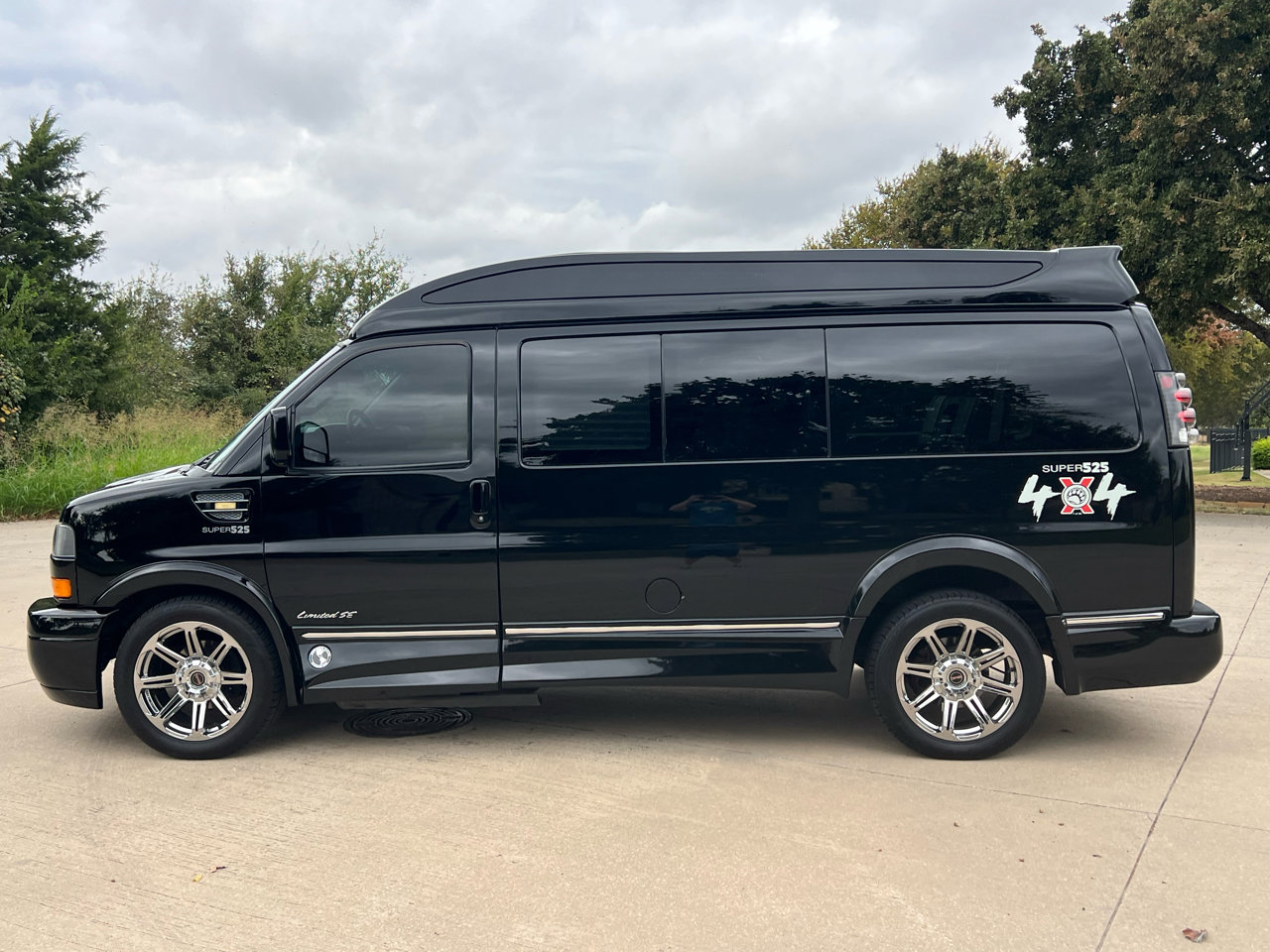 Used 2018 GMC Savana 3500 image 9